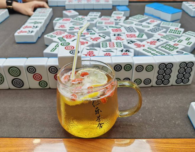 弃了双11爱上了“老年严选”AG真人中国这届脆皮年轻人抛(图4)