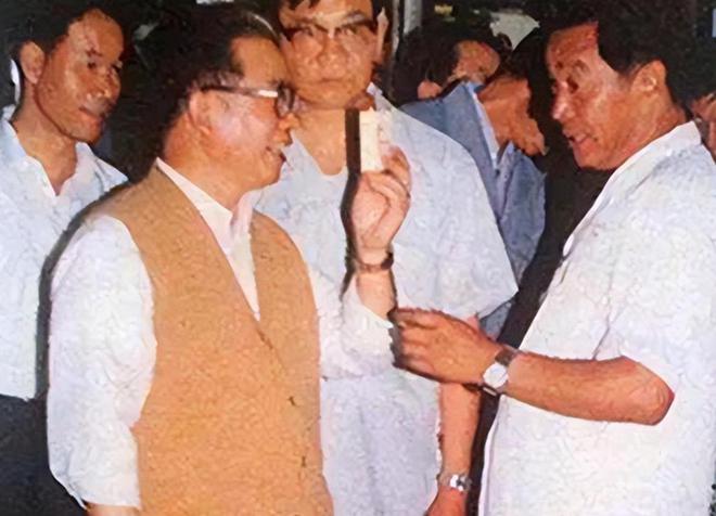 醇厚红塔山现十块一包褚时健：难辞其咎AG真人国际90年代烟民首选！香味(图1)