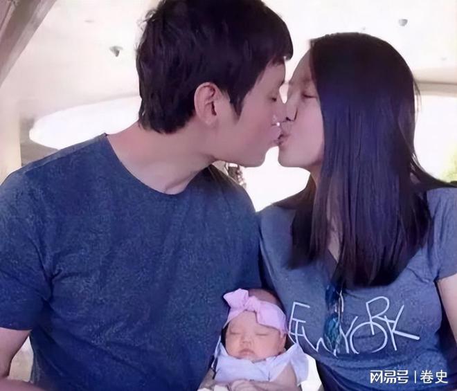 门怀孕6个月上春晚站C位真人生赢家AG真人登录艳压奚梦瑶拒嫁30亿豪(图2)