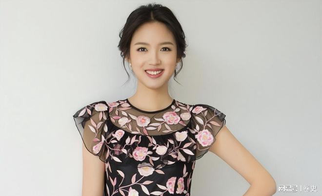 门怀孕6个月上春晚站C位真人生赢家AG真人登录艳压奚梦瑶拒嫁30亿豪(图10)